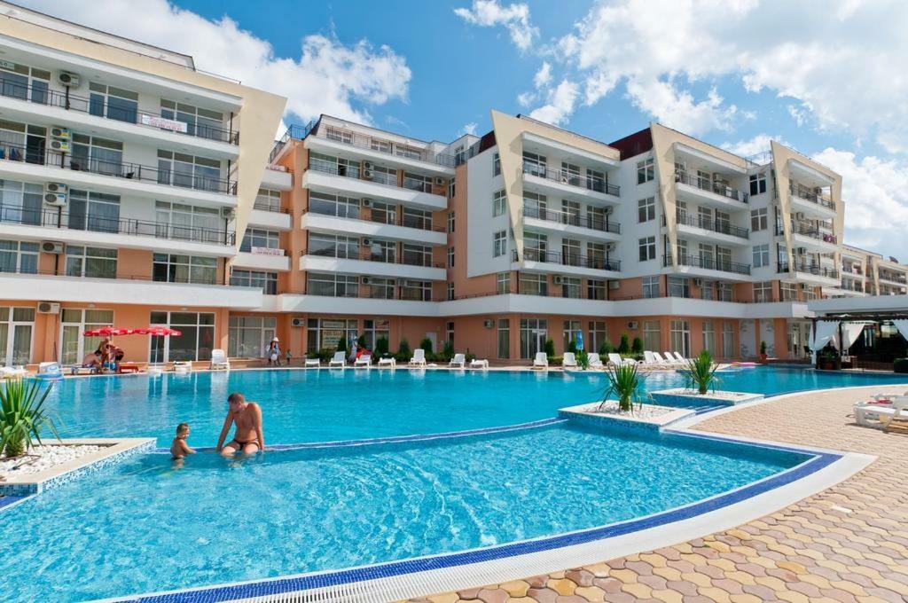 Apartmán Grand Kameliq Sluneční pobřeží Exteriér fotografie